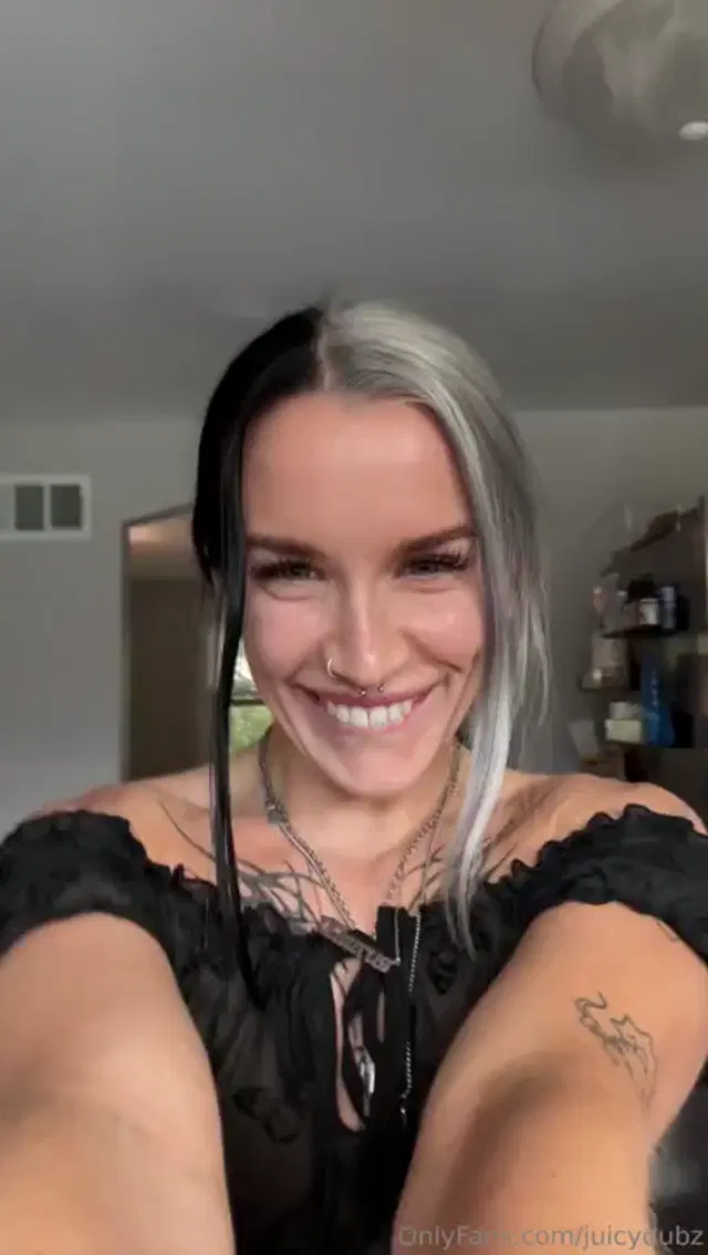 Juicydubz aka juicydubz – 12-20-2025 OnlyFans Video – yeah so you can audibly hear my squirt hit the mic on my phone but