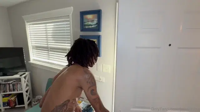 Juicydubz aka juicydubz – 03-27-2026 OnlyFans Video – pizza delivery gone WILD! when i dropped off the pizza i couldn’t resist his 9in