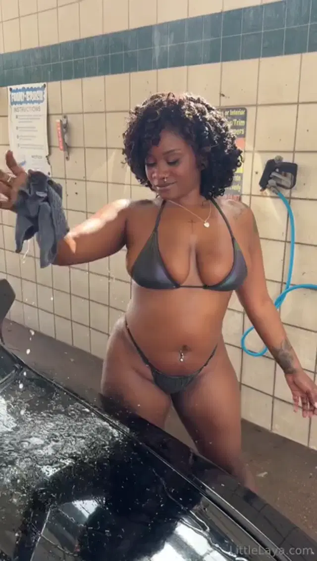 Little Laya aka dalaiyaaa – 04-02-2025 OnlyFans Video – Can I wash your car next I take cock for payment