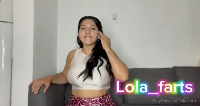 Lola Farts aka lola_farts – 12-11-2024 OnlyFans Video – Doesn’t this legging make you a little dizzy it’s like my ass is calling you to