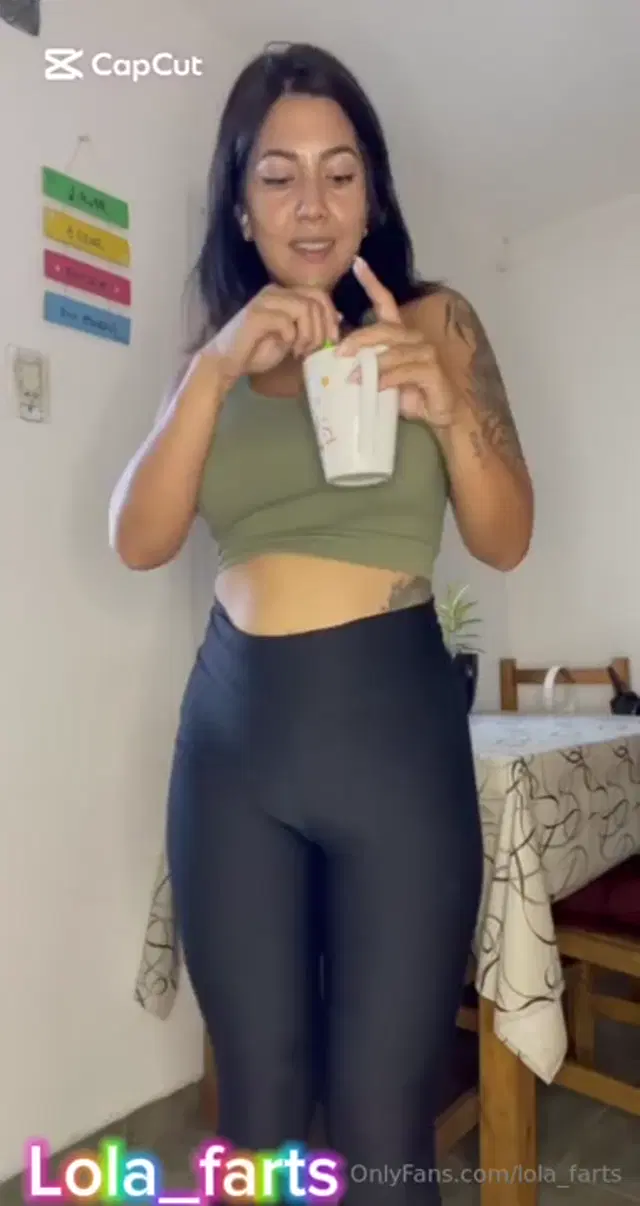 Lola Farts aka lola_farts – 04-20-2025 OnlyFans Video – Today you will drink these fresh farts, after eating all these chocolates