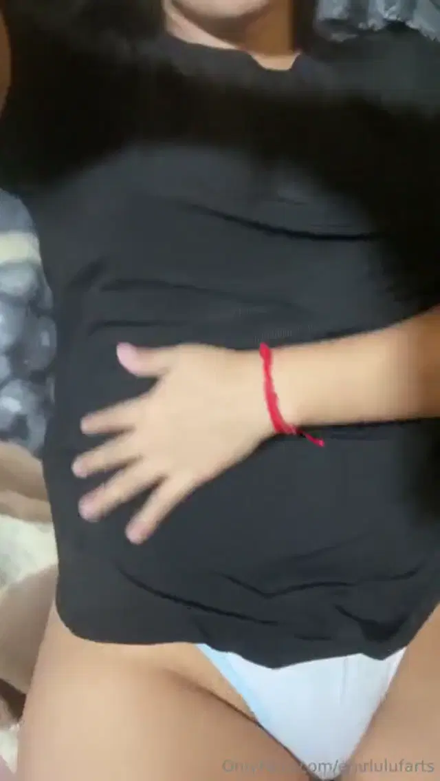 Lulu Farts aka lulufarts – 04-12-2024 OnlyFans Video – Here I leave you some morning farts, darling