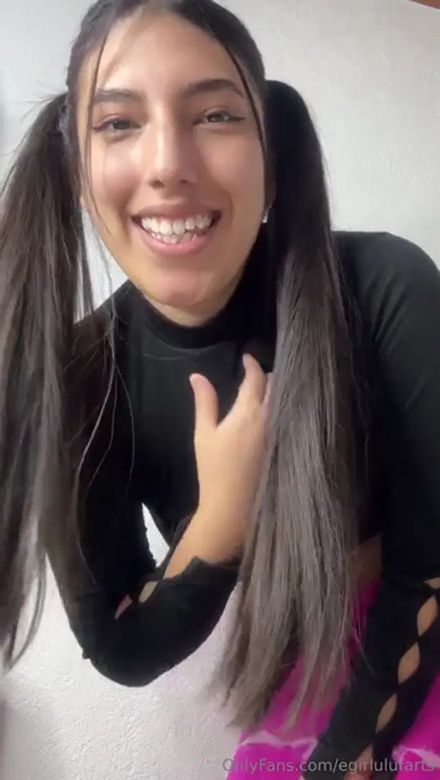 Lulu Farts aka lulufarts – 07-08-2024 OnlyFans Video – Hello Baby!! do you like my new leggings If you want to see the full video
