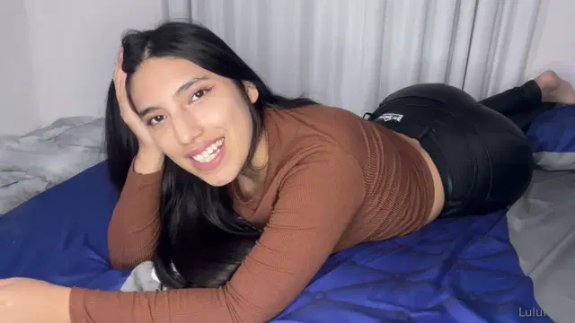 Lulu Farts aka lulufarts – 03-24-2025 OnlyFans Video – Hey baby, guess who’s back! Yes, It’s me in my leather pants! The winning video