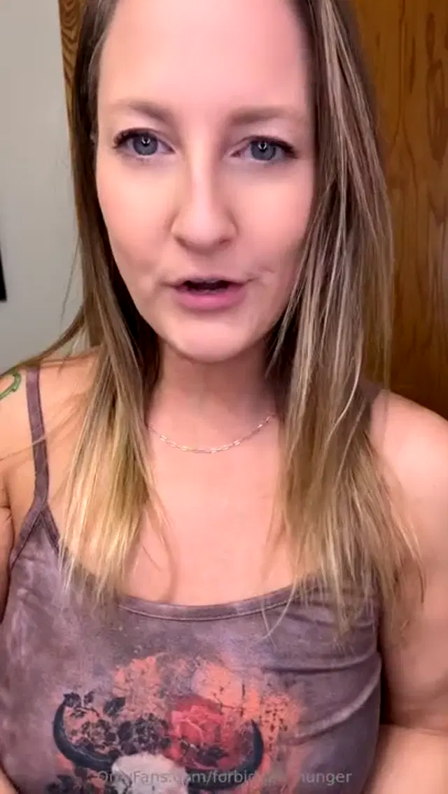 Elena Pears aka forbidden_hunger – 01-26-2026 OnlyFans Video – Morning! Getting ready for something fresh Check out the Messy Monday deal!