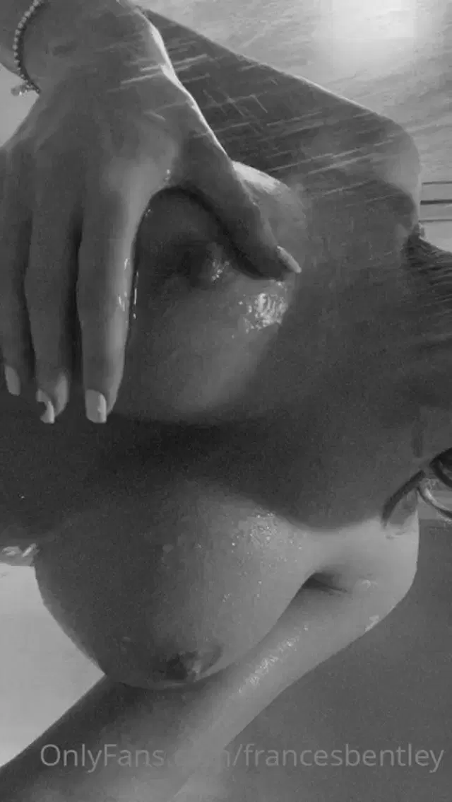 Frances Bentley aka francesbentley – 02-18-2024 OnlyFans Video – Help me clean off babe