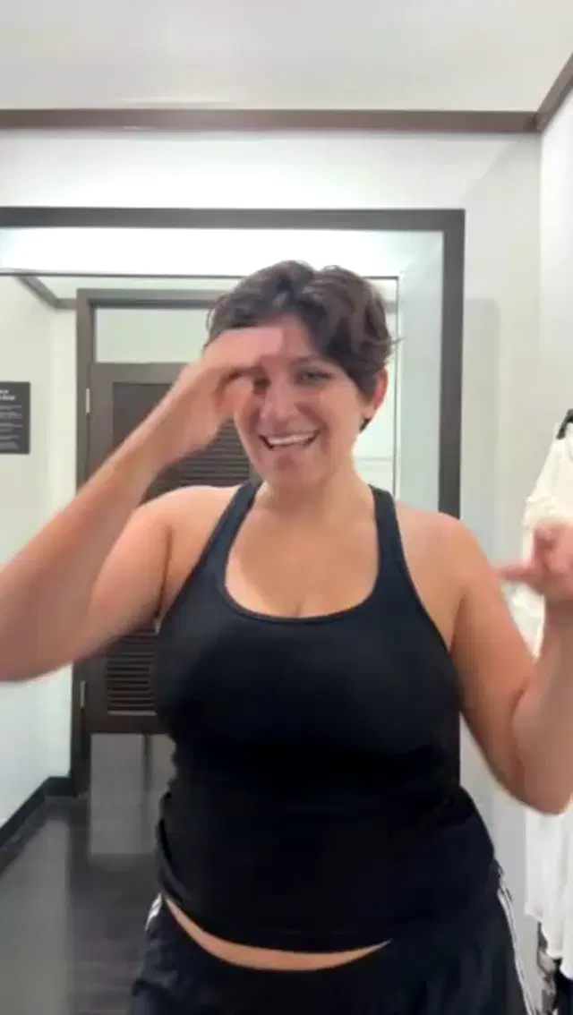 Ms Cookie aka mscookiejar – 08-08-2024 OnlyFans Video – I did a spur of the moment livestream from the dressing room and decided to just