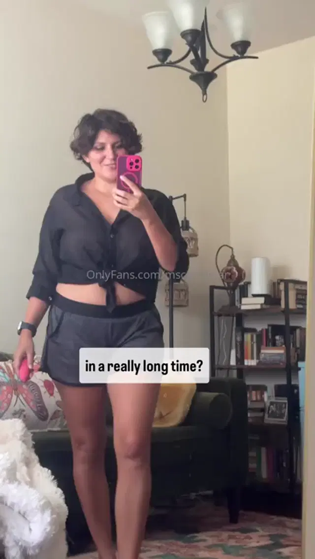Ms Cookie aka mscookiejar – 06-22-2025 OnlyFans Video – Mirror Mirror on the floor whos my favorite, wettest whore