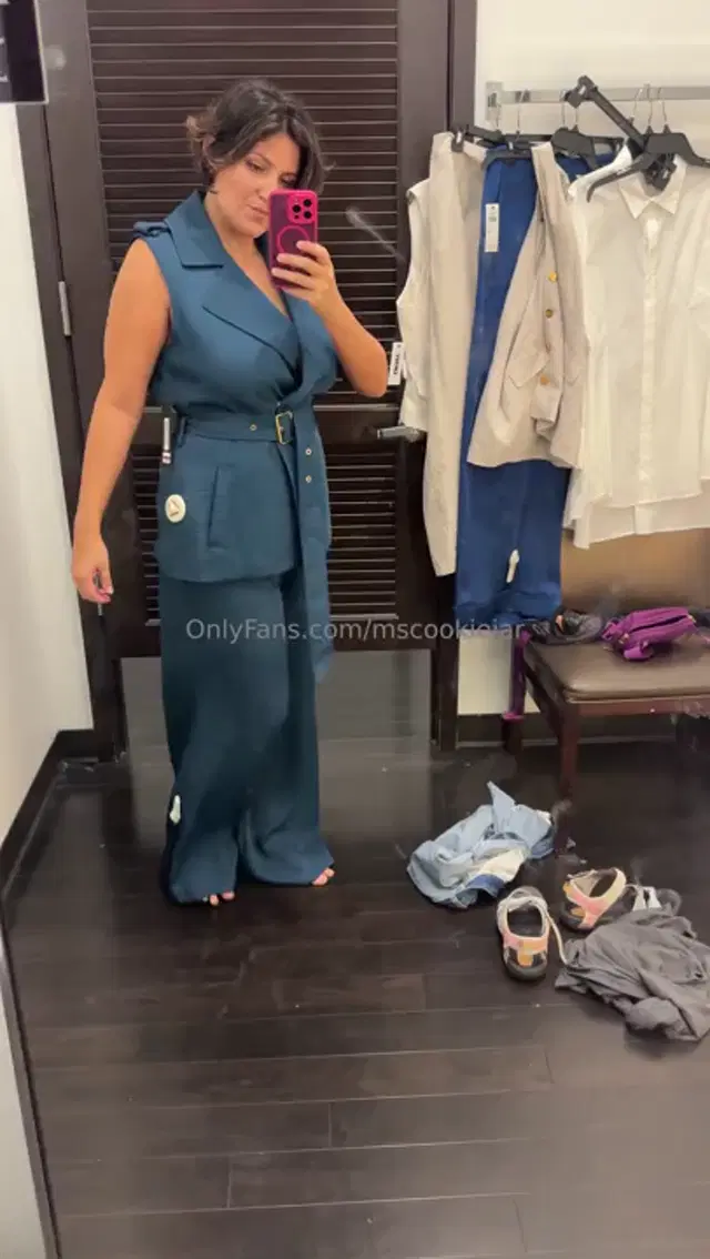 Ms Cookie aka mscookiejar – 08-27-2025 OnlyFans Video – Real life dressing room try ons! Your girl had a growth spurt in her titties and