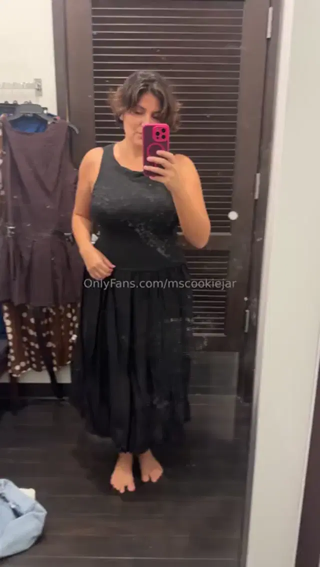 Ms Cookie aka mscookiejar – 08-27-2025 OnlyFans Video – Real life dressing room try ons! Your girl had a growth spurt in her titties and_o502