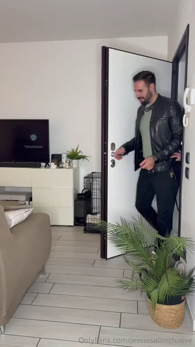 Jessiosallinclusive aka jessiosallinclusive – 11-14-2025 OnlyFans Video – HO BEVUTO TROPPO E GLI HO PERMESSO DI GIOCARE COL MIO BUCO DEL CULO Dopodich mi