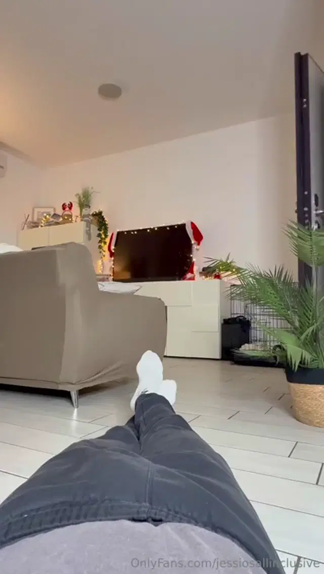 Jessiosallinclusive aka jessiosallinclusive – 12-13-2025 OnlyFans Video – Come PACCHETTO NUMERO 13 vi mostro quello che era un VIDEO PERSONALIZZATO di un fan che