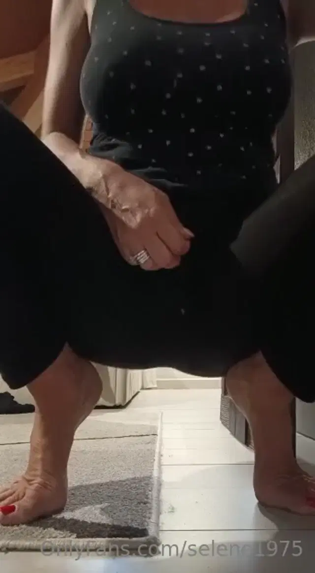 Selene1975 aka selene1975 – 04-12-2026 OnlyFans Video – E ora che si fa