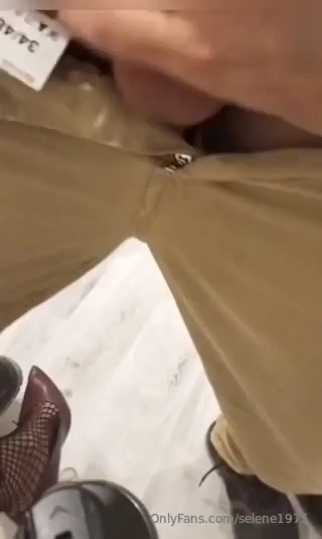 Selene1975 aka selene1975 – 09-20-2025 OnlyFans Video – CAZZO DA CAVALLO