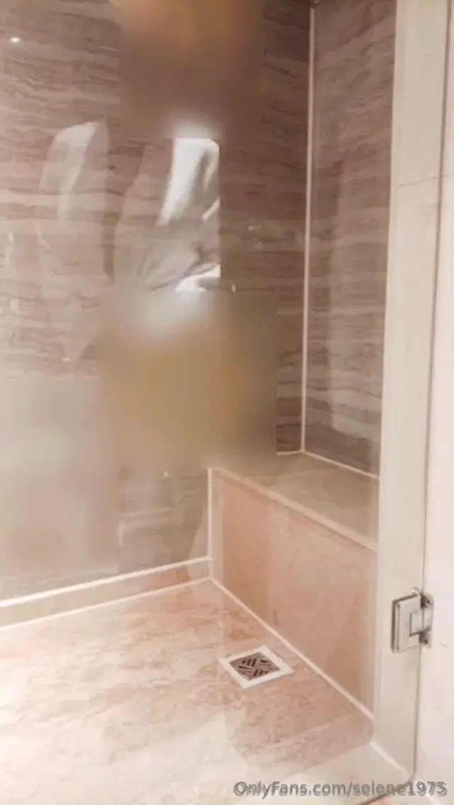 Selene1975 aka selene1975 – 11-29-2025 OnlyFans Video – Proviamo con questo oggi Che ne dite