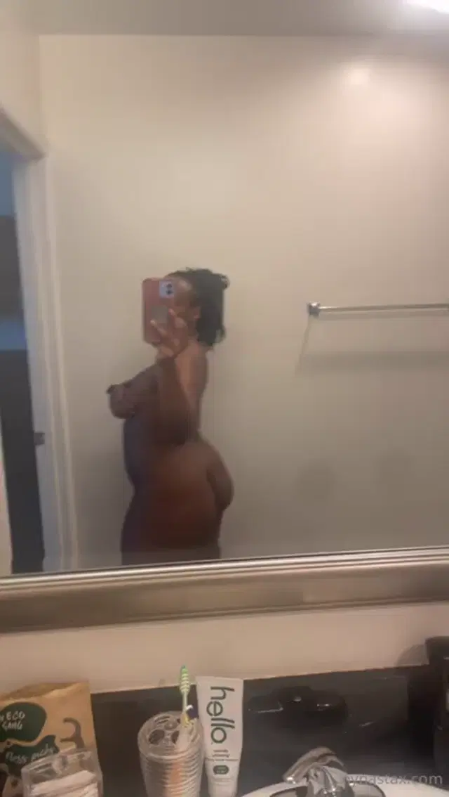 NynaStax aka nynastax – 09-25-2024 OnlyFans Video – DAT PUMP! My shelf coming in