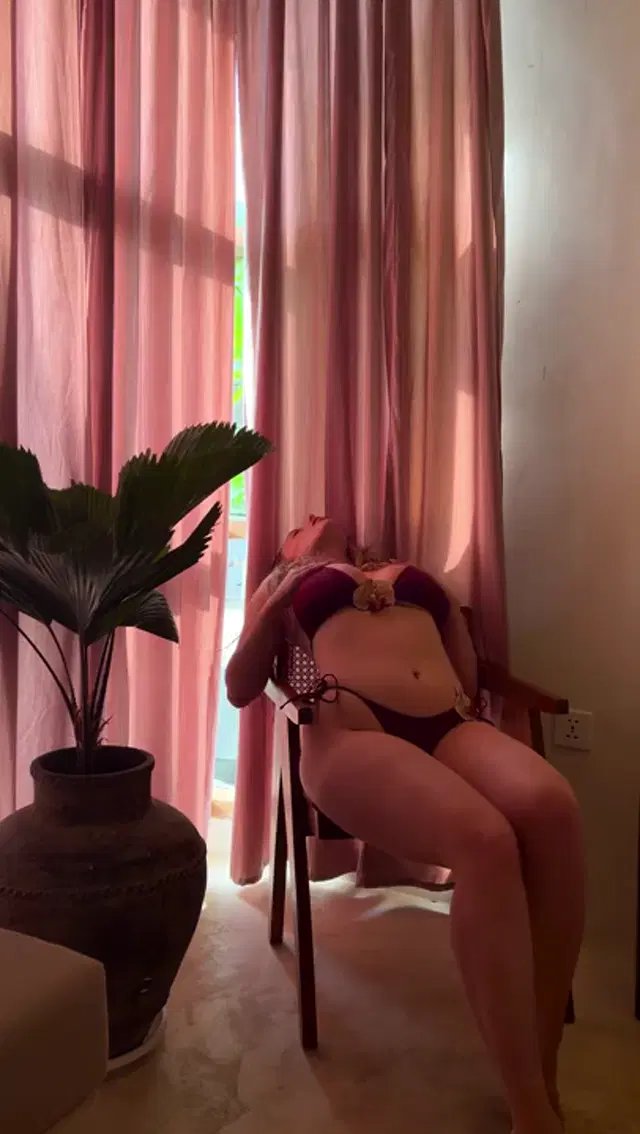 Truly Blondie aka trulyblondie – 10-22-2025 OnlyFans Video – Love from Bali