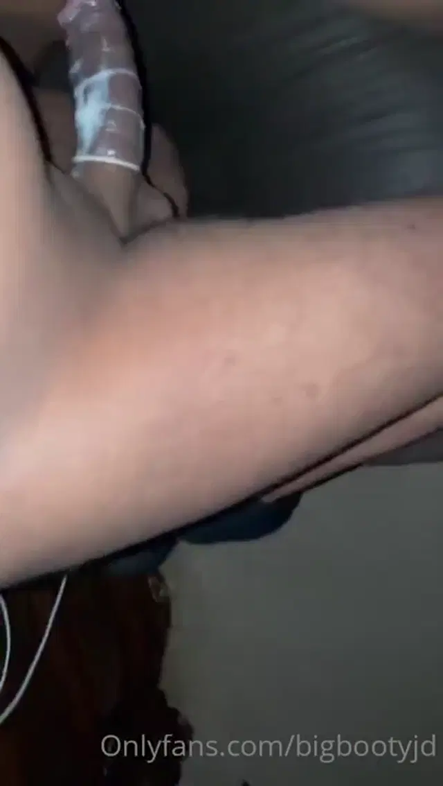 Bigbooty Judy aka bigbootyjd – 04-15-2024 OnlyFans Video – He said new sheriff in town but Im not 12 and this pussy was creaming and