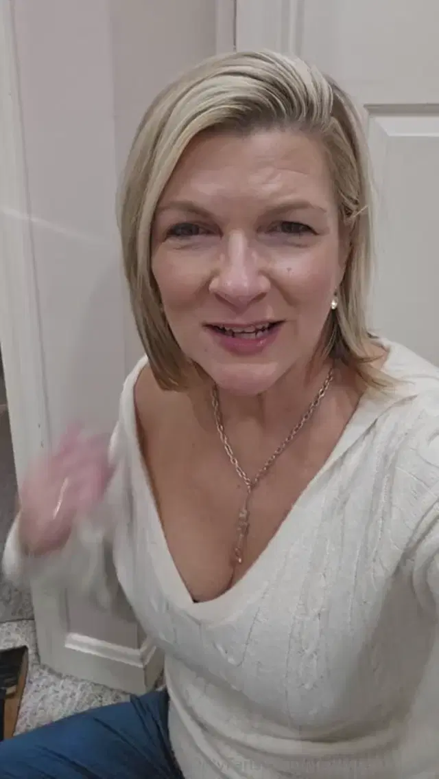Prettypetunia52 aka prettypetunia52 – 12-09-2025 OnlyFans Video – Titty Tuesday teaser