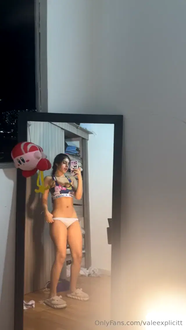 Valentina Lang aka valpriinsyy – 11-22-2024 OnlyFans Video – Noche fra, me calientas