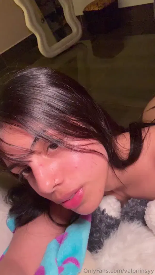Valentina Lang aka valpriinsyy – 04-20-2026 OnlyFans Video – Cum my now_qbk8
