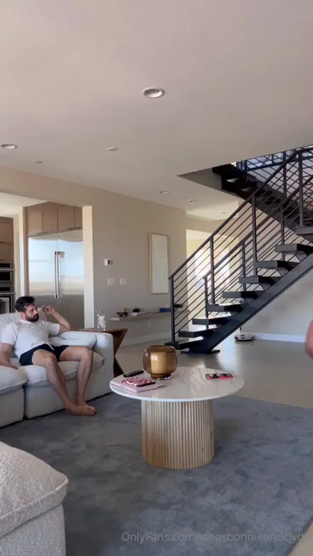 Bonnie & Clyde aka whosbonnieandclyde – 05-04-2026 OnlyFans Video – Leaked whosbonnieandclyde 73787