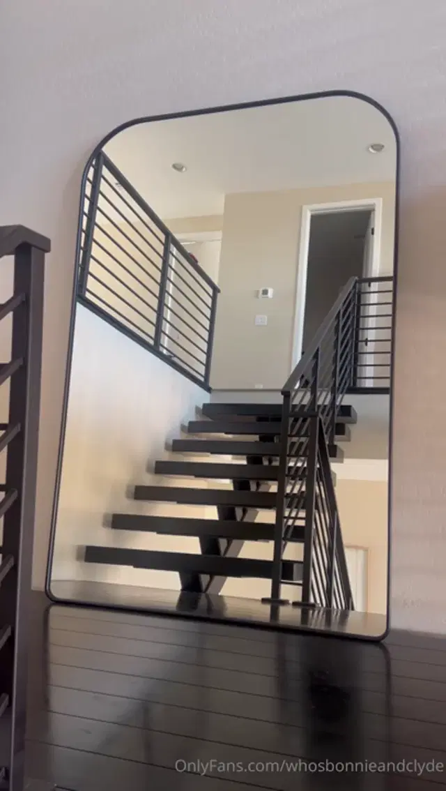 Bonnie & Clyde aka whosbonnieandclyde – 05-24-2026 OnlyFans Video – Fucking on the stairs