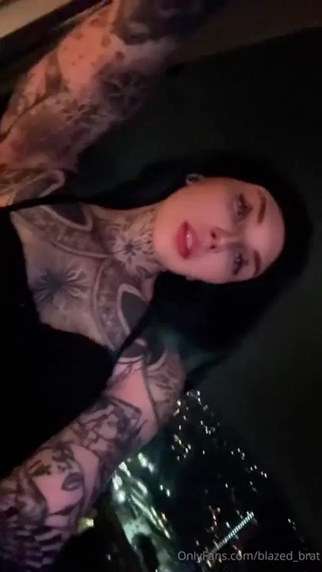 Blazed Brat aka blazed_brat – 10-26-2025 OnlyFans Video – Inked and kinky