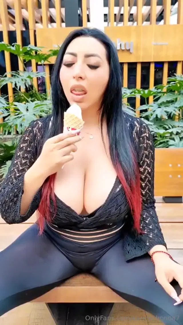 Karicachonda7 aka karicachonda7 – 03-06-2024 OnlyFans Video – Que rico sera saborear as tu verga