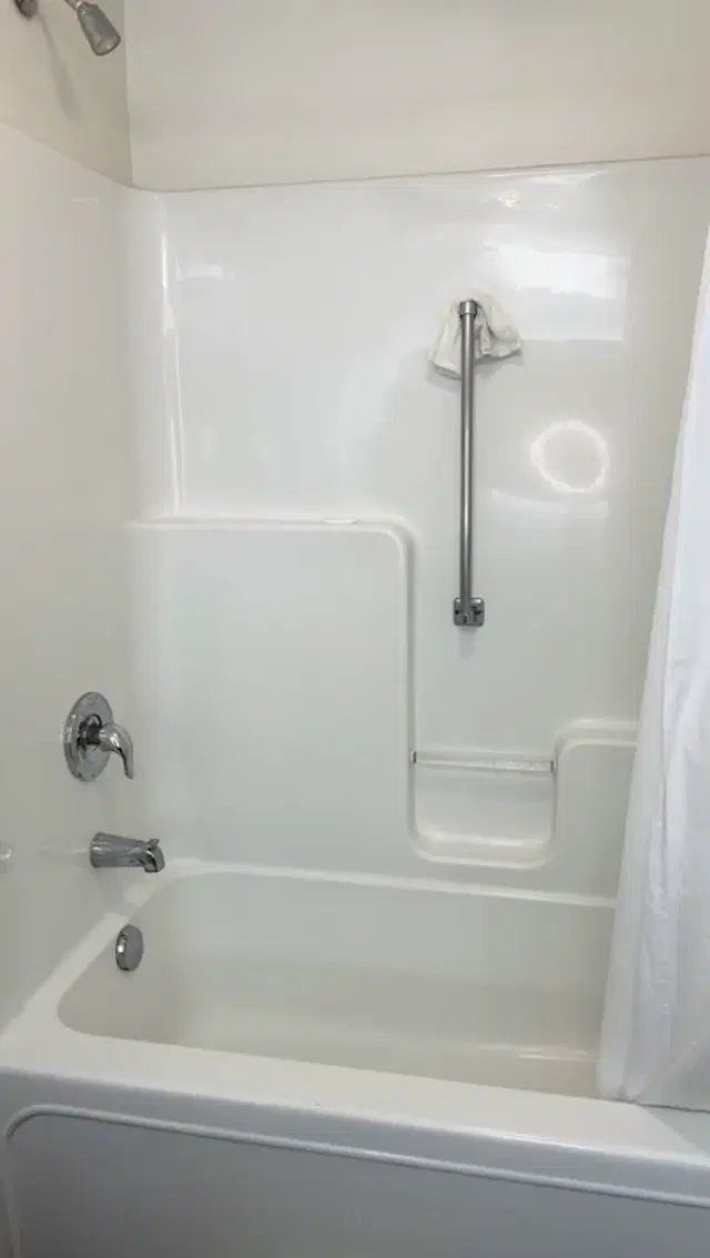 Mandy FoXXX aka themandyfoxxx – 04-23-2024 OnlyFans Video – Finger Fucking in the shower with orgasms but had to cause I wasnt