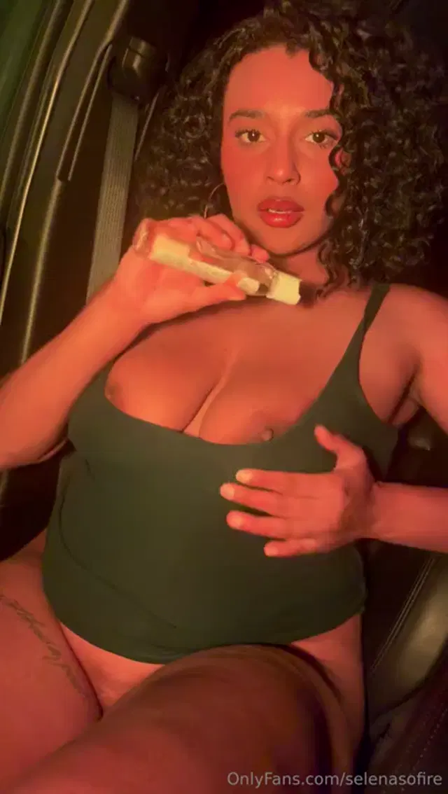 Selena Sofire aka selenasofire – 11-21-2025 OnlyFans Video – Whos active Dm me pls