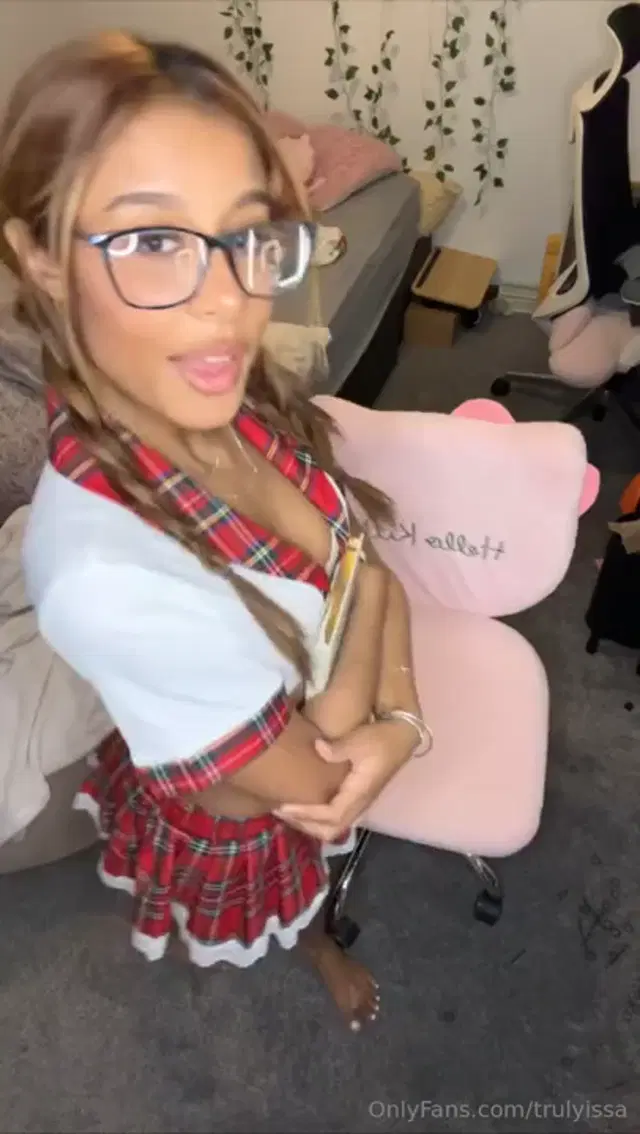 Truly Issa aka trulyissa – 01-31-2025 OnlyFans Video – A REALLY HOT ROLE PLAY POV VIDEO OF ME BEING YOUR DIRTY HORNY LITTLE STUDENT