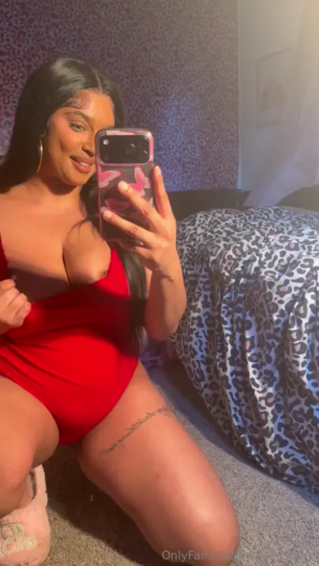 Selena Sofire aka selenasofire – 04-04-2026 OnlyFans Video – Anyone wanna FT today 25 sale CHECK DMS FOR NEW VIDS