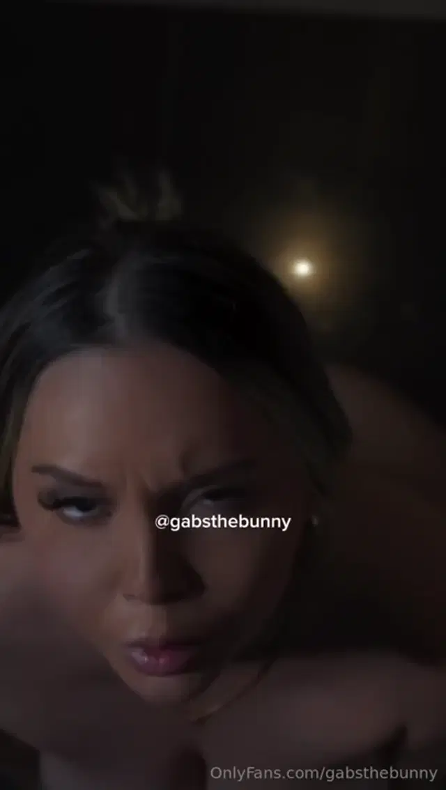 Gabsthebunny aka gabsthebunny – 07-23-2025 OnlyFans Video – Primera parte chupndole la verga al domiciliario