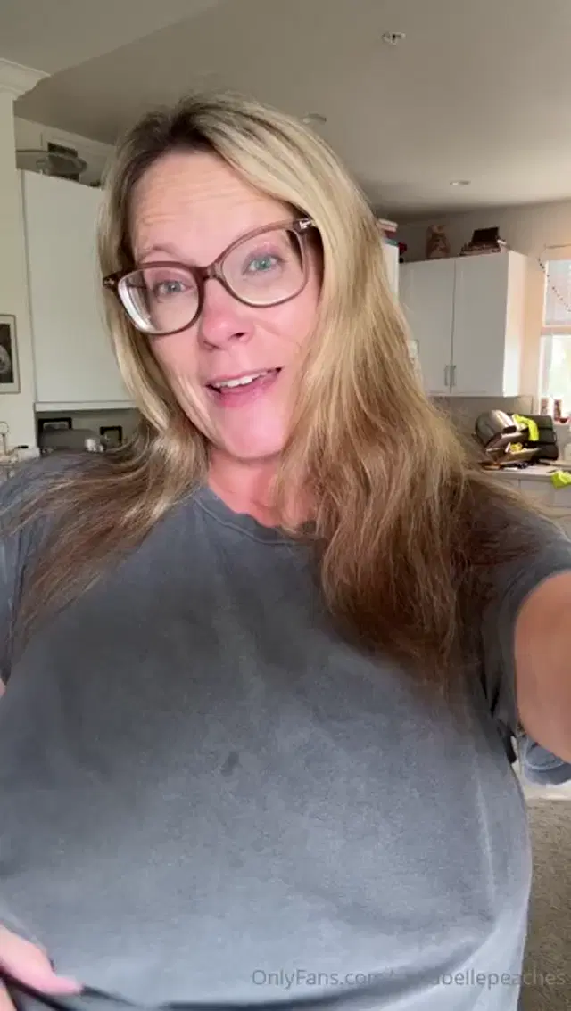 Annabelle Peaches aka annabellepeaches – 08-25-2025 OnlyFans Video – Good morning! Hope your week is off to a great start