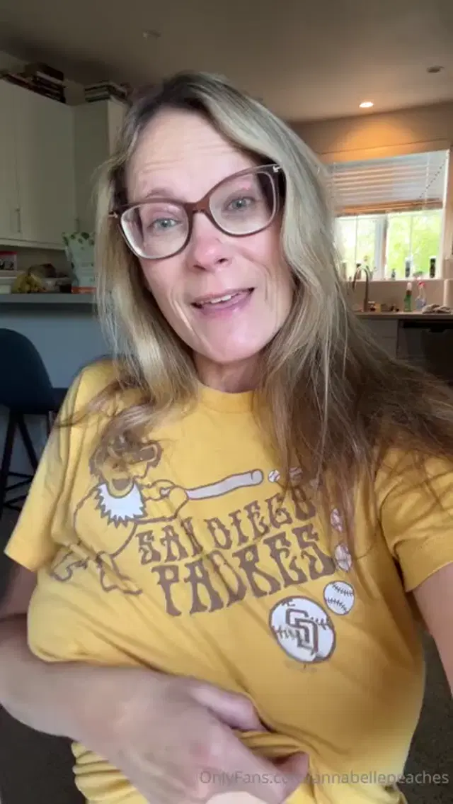 Annabelle Peaches aka annabellepeaches – 09-23-2025 OnlyFans Video – Good morning babes_hl8w