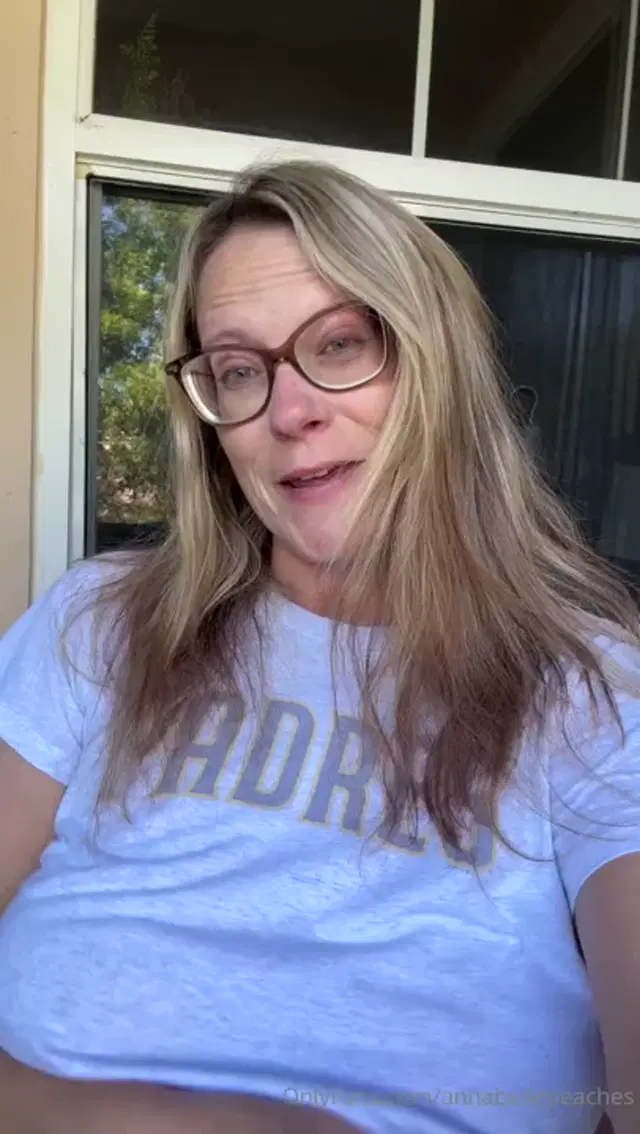 Annabelle Peaches aka annabellepeaches – 08-27-2025 OnlyFans Video – Good morning my loves