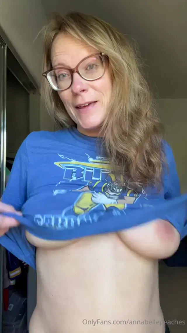 Annabelle Peaches aka annabellepeaches – 10-19-2025 OnlyFans Video – Good morning my loves_b6jq