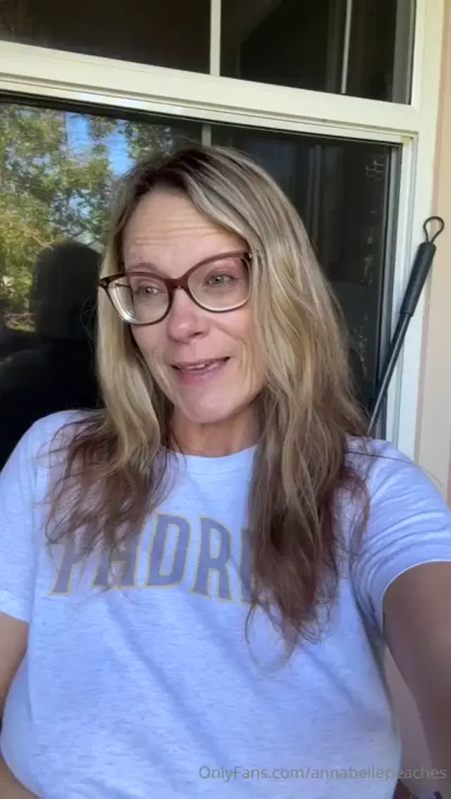 Annabelle Peaches aka annabellepeaches – 10-02-2025 OnlyFans Video – Good morning and Go Padres!