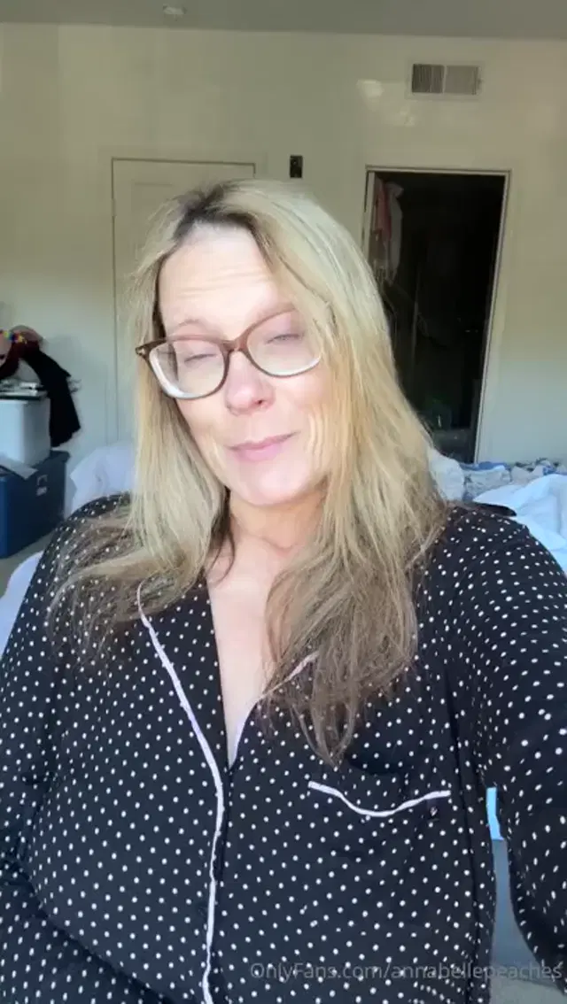 Annabelle Peaches aka annabellepeaches – 01-14-2026 OnlyFans Video – Good morning_ngwl