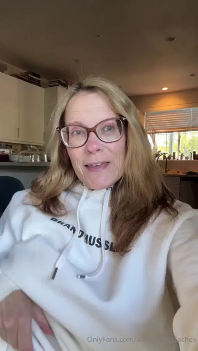 Annabelle Peaches aka annabellepeaches – 02-25-2026 OnlyFans Video – Good morning_m1ao