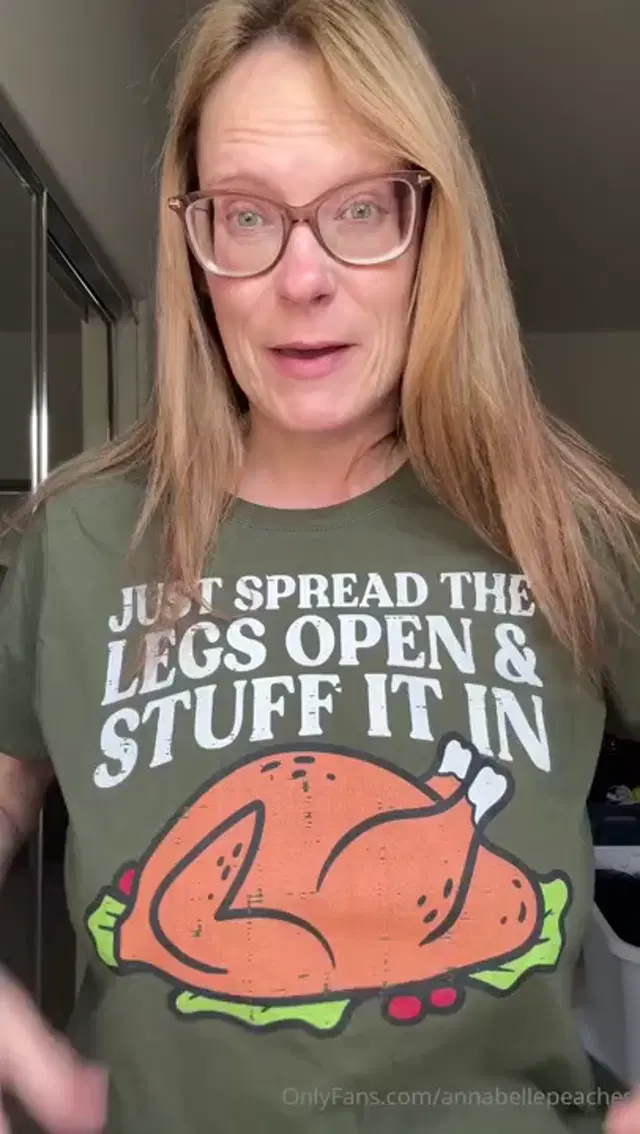 Annabelle Peaches aka annabellepeaches – 11-27-2025 OnlyFans Video – Good morning and Happy Thanksgiving