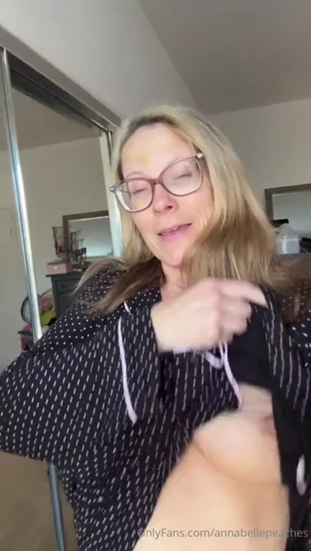 Annabelle Peaches aka annabellepeaches – 03-07-2026 OnlyFans Video – Good morning and happy weekend!