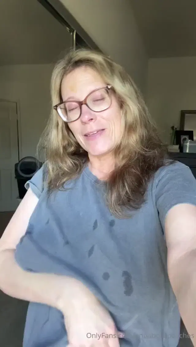 Annabelle Peaches aka annabellepeaches – 03-12-2026 OnlyFans Video – Good morning my loves_zky0