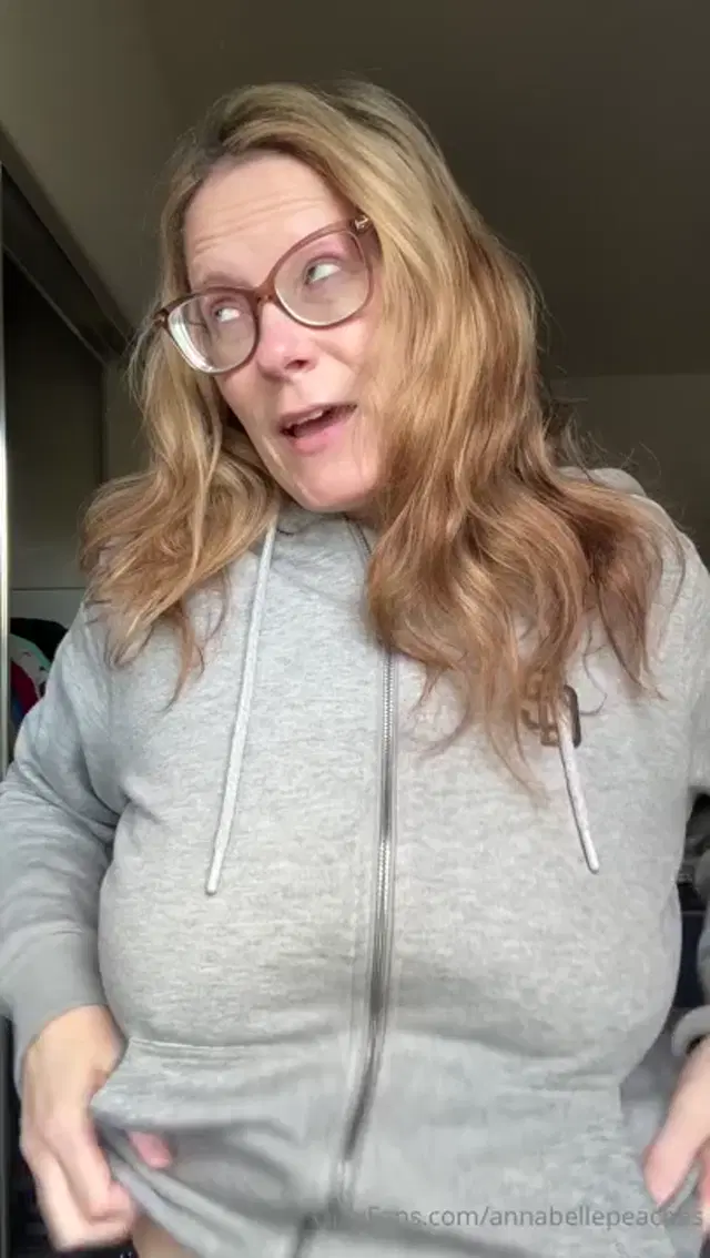 Annabelle Peaches aka annabellepeaches – 01-08-2026 OnlyFans Video – Good morning_m0gt