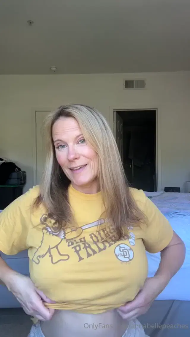 Annabelle Peaches aka annabellepeaches – 04-11-2026 OnlyFans Video – Good morning! Have a great day