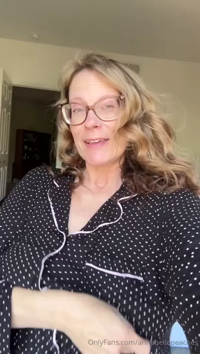 Annabelle Peaches aka annabellepeaches – 05-19-2026 OnlyFans Video – Good morning babes_xif0
