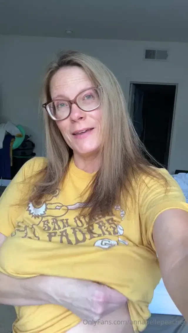 Annabelle Peaches aka annabellepeaches – 05-23-2026 OnlyFans Video – Good morning_c6wg