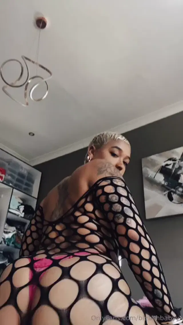 Bleachbabyy aka bleachbabyy – 02-13-2024 OnlyFans Video – Dick Bouncing Daddys Dick makes my Pussy Cream I will do it Nice and Slow