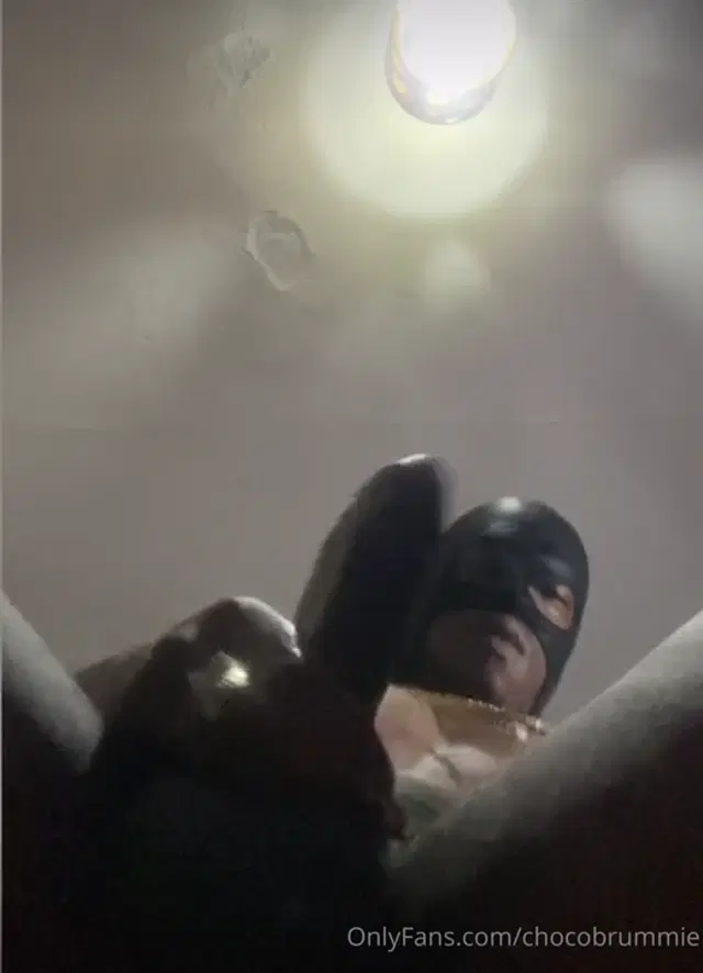 ChocolateBrummie aka chocobrummie – 03-19-2025 OnlyFans Video – Underneath My Chocolate Balls should I put them in your face let you taste